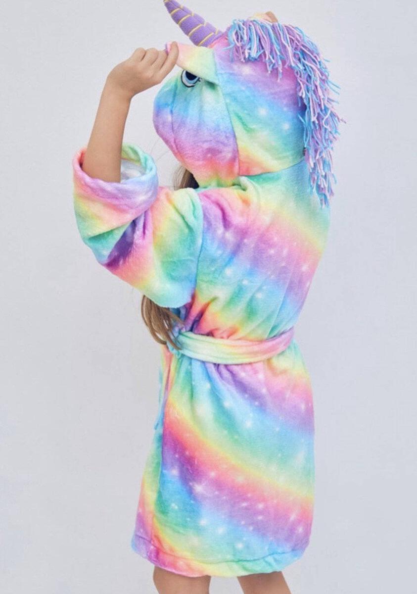 Snuggle up in this super-soft Unicorn Rainbow Star Robe from Lola + The Boys – it's the perfect post-bathtime or lounging treat! Whether you're wrapped up in a towel or ready to relax, this one-of-a-kind robe will have you feeling magical. An absolute must-have for unicorn lovers!
