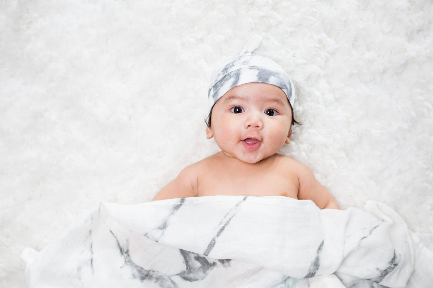Marble Hat & Swaddle Set