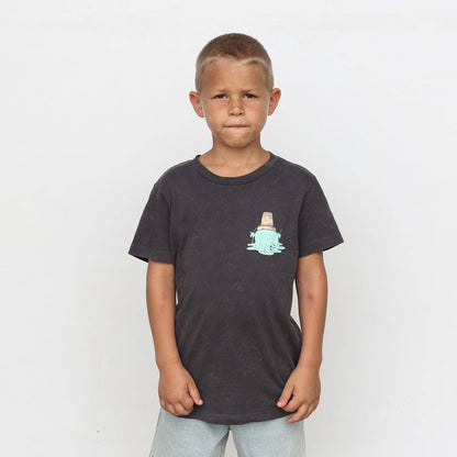 Chillin' Tee