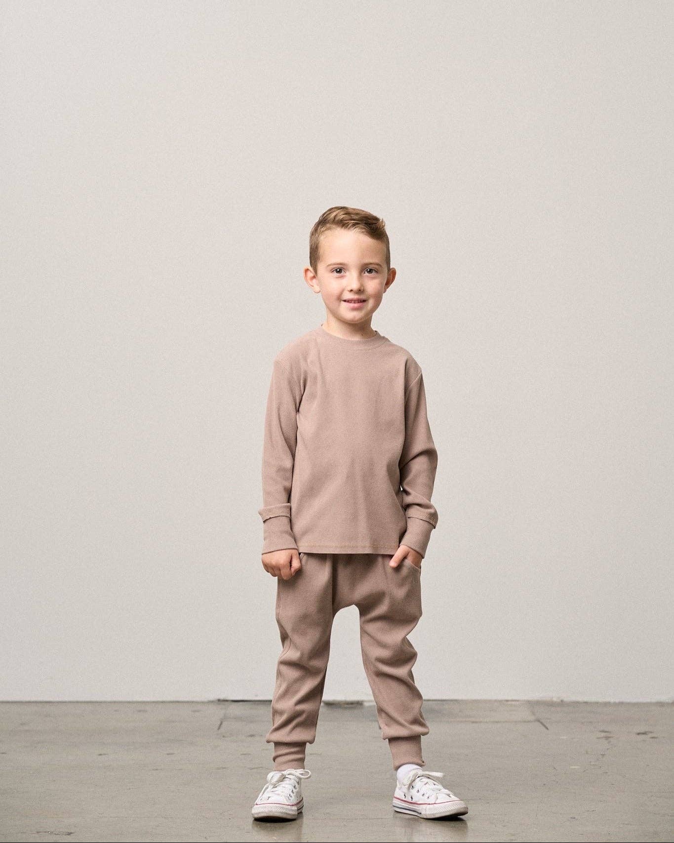 Long Sleeve Ribbed Tee in Mushroom