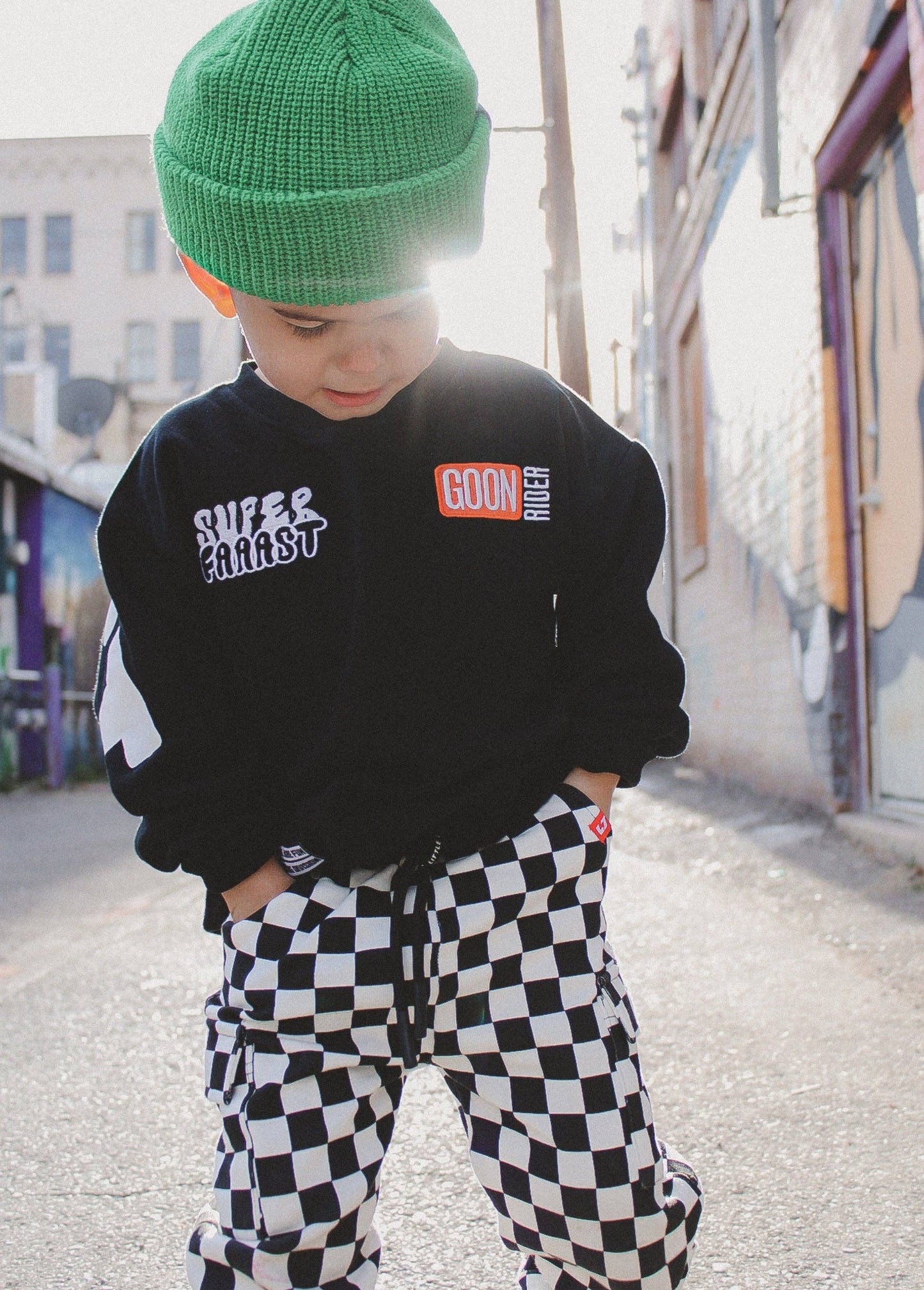 Too Fast Crewneck in Black