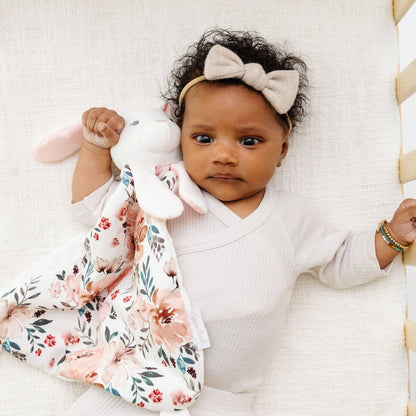 Bella Character Lovey