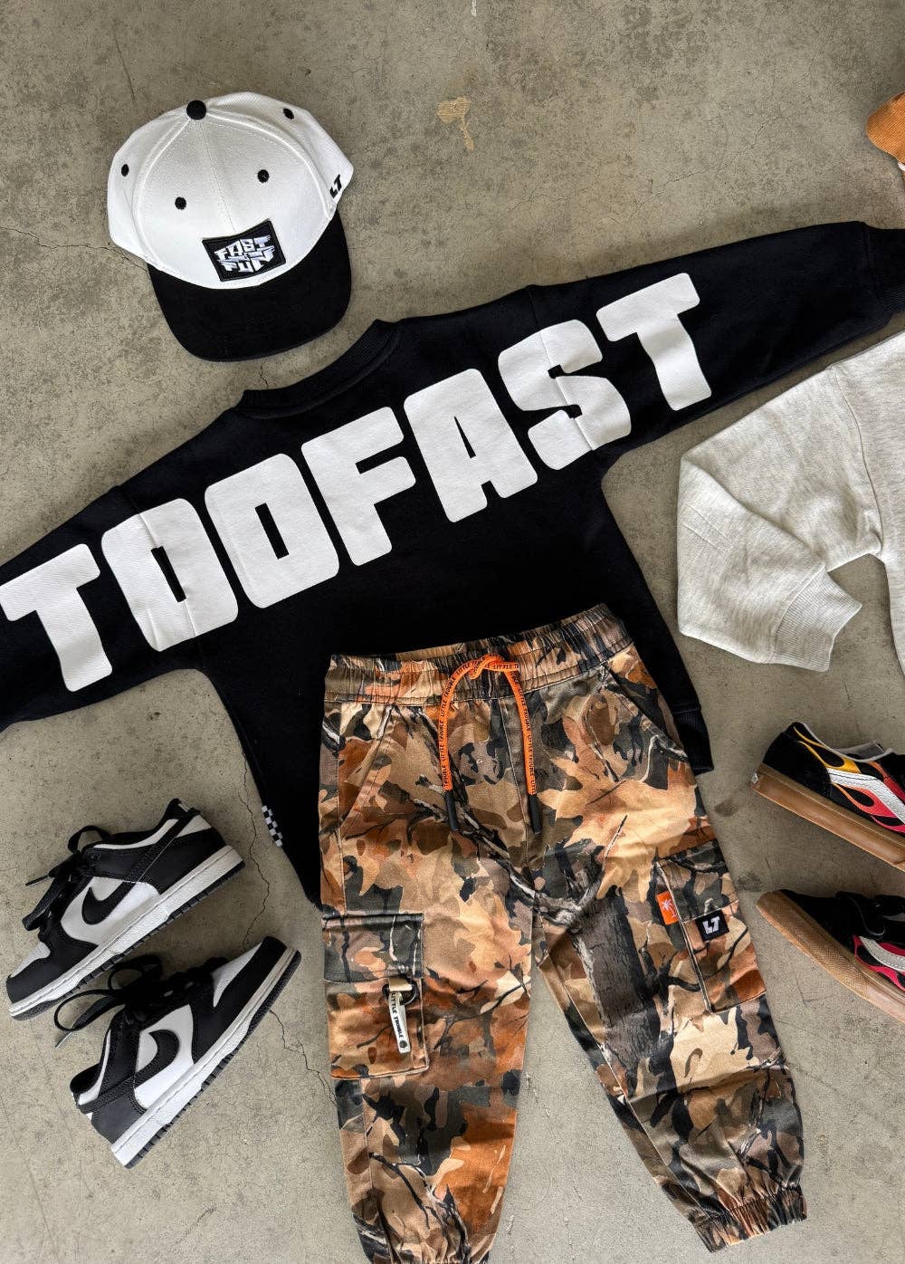 Too Fast Crewneck in Black